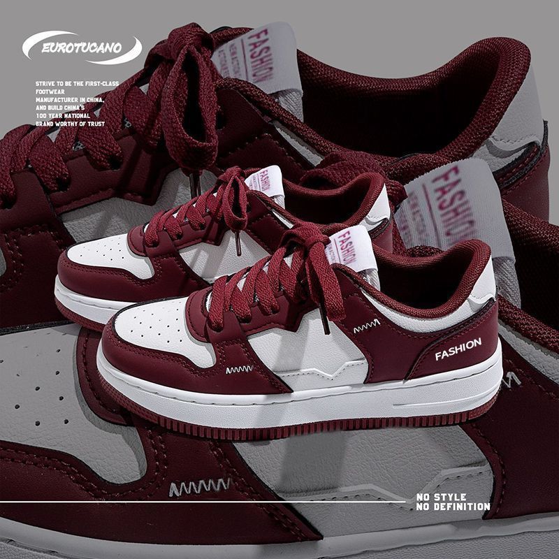 男鞋2026新款透气板鞋男款韩版潮流百搭运动休闲鞋厚底耐磨潮鞋 http://detail.m.1688.com/page/index.htm?offerId=1044397183594