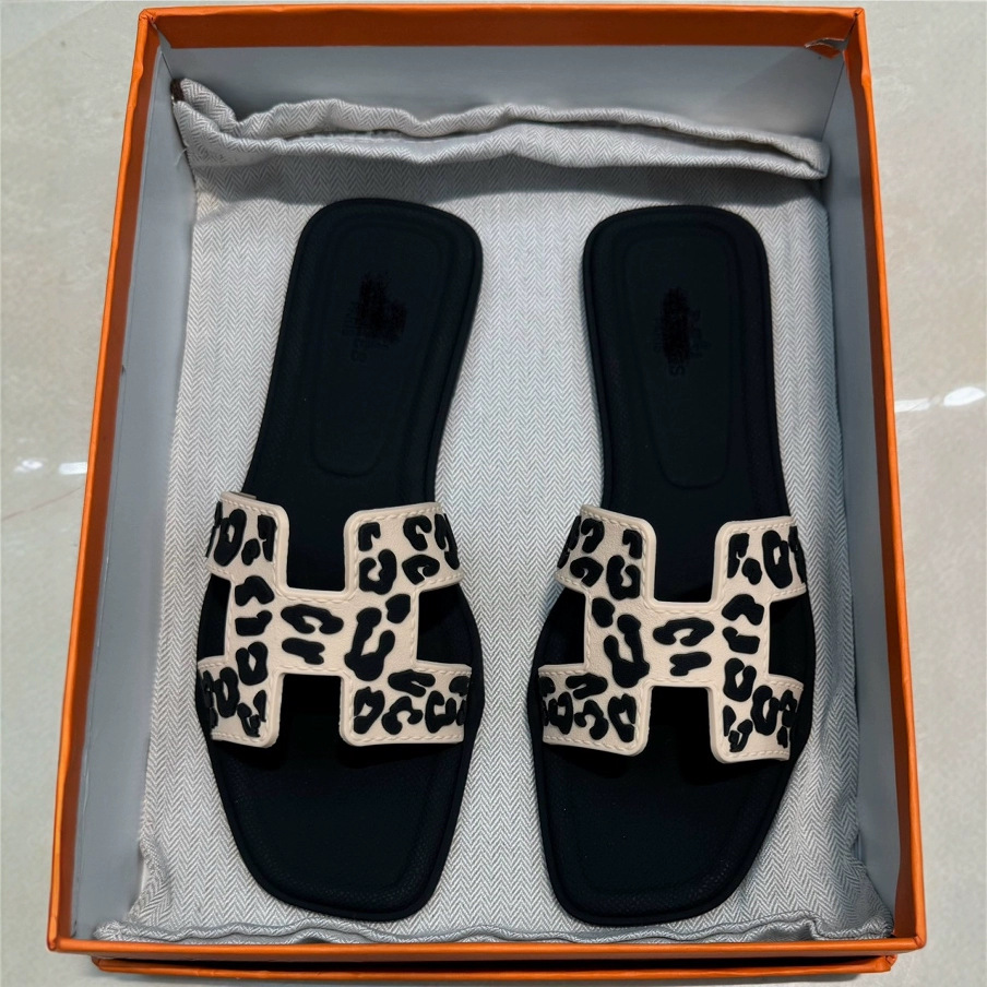 Slippers for Women's Outer Wear